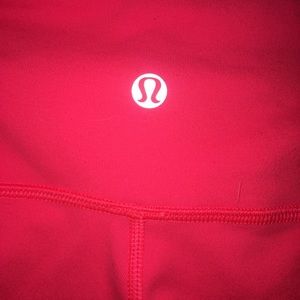 lululemon athletica hot pink wunder unders size 8